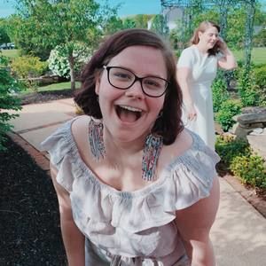 Meet your Posher, Emily